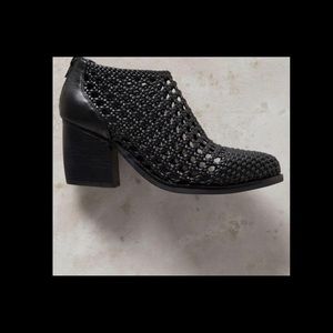 Anthropologie Jeffrey Campbell Woven Booties Sz 6